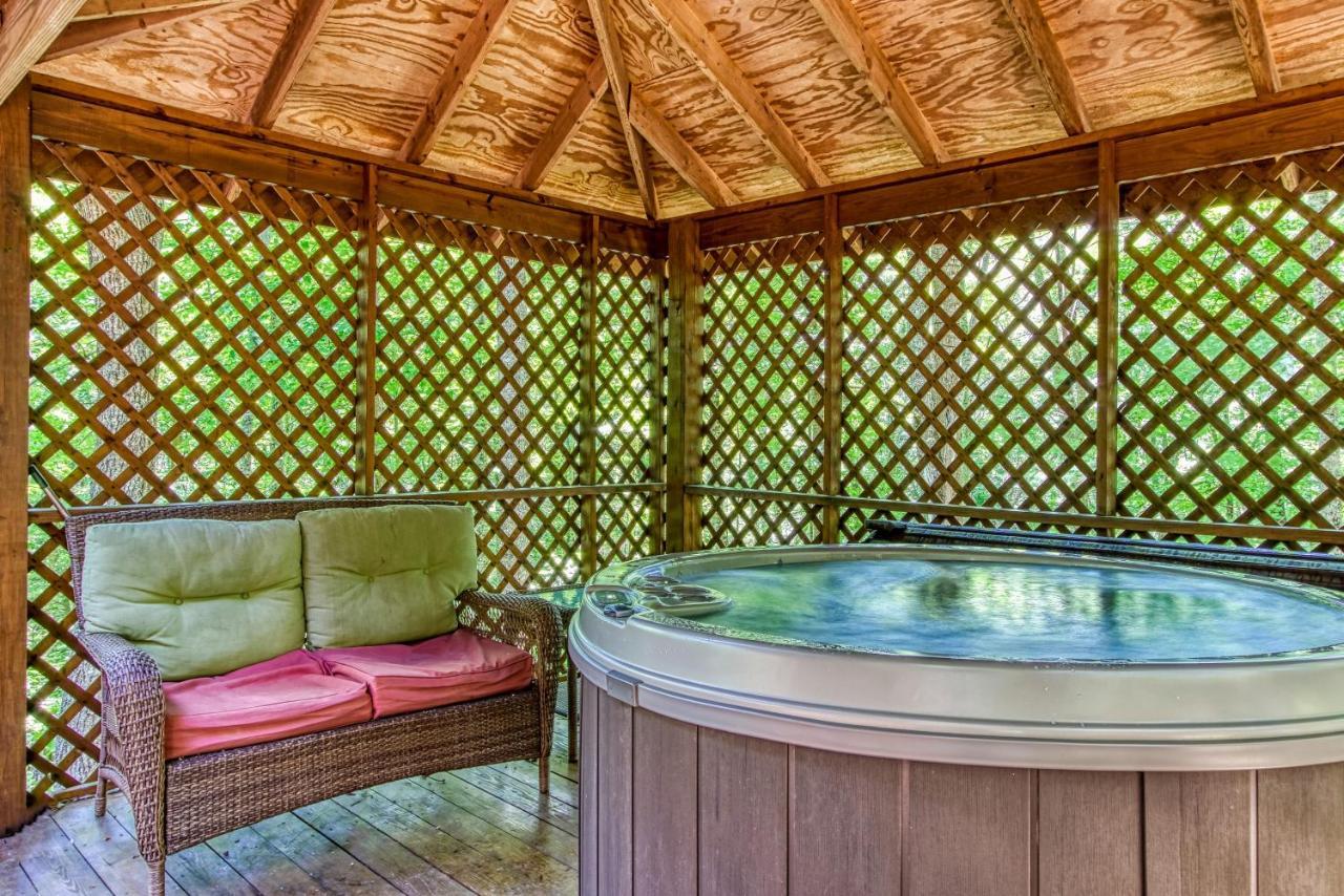 Very Private, Real Log Cabin With Hot Tub! Севьервилл Экстерьер фото