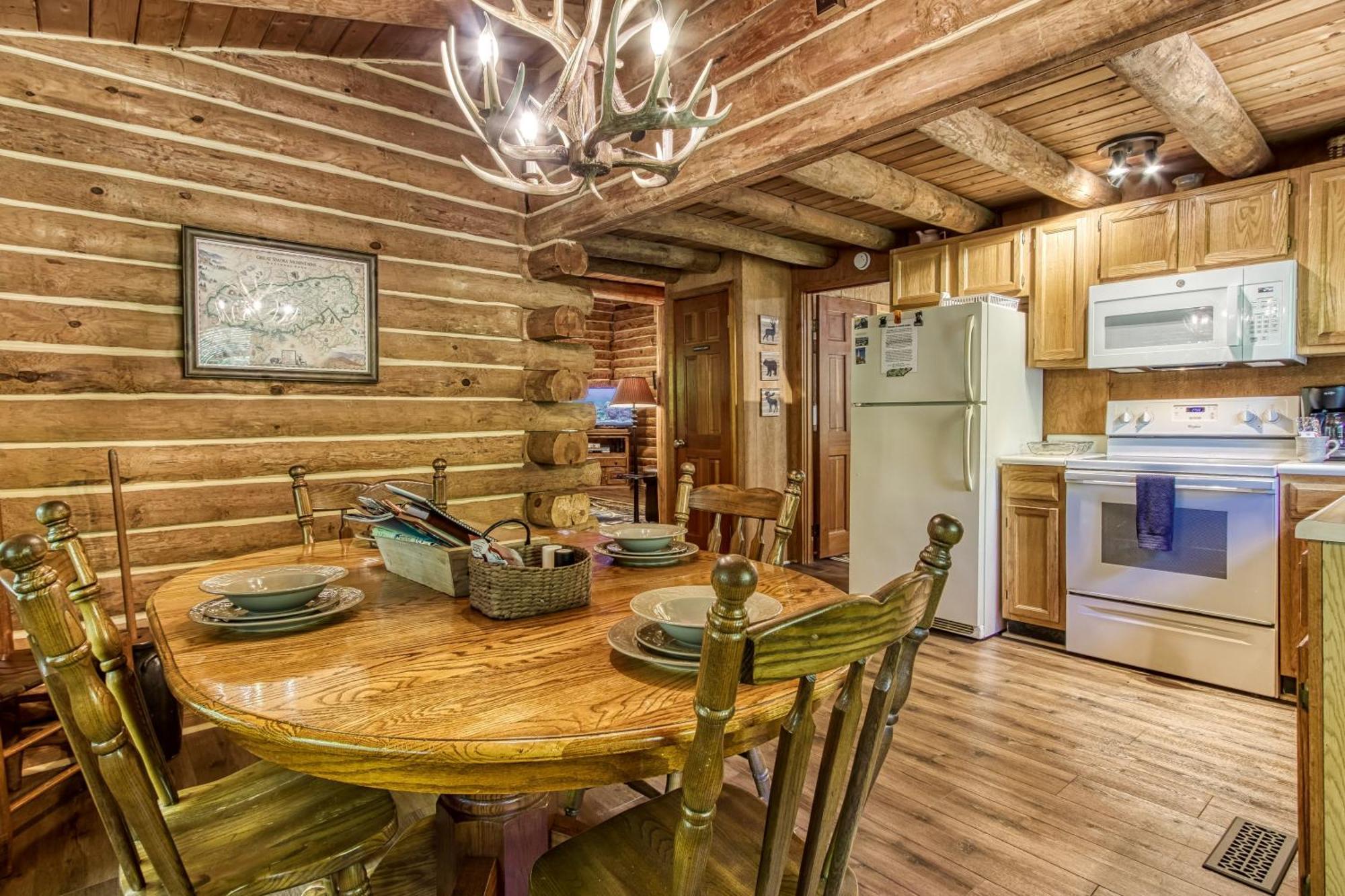 Very Private, Real Log Cabin With Hot Tub! Севьервилл Экстерьер фото