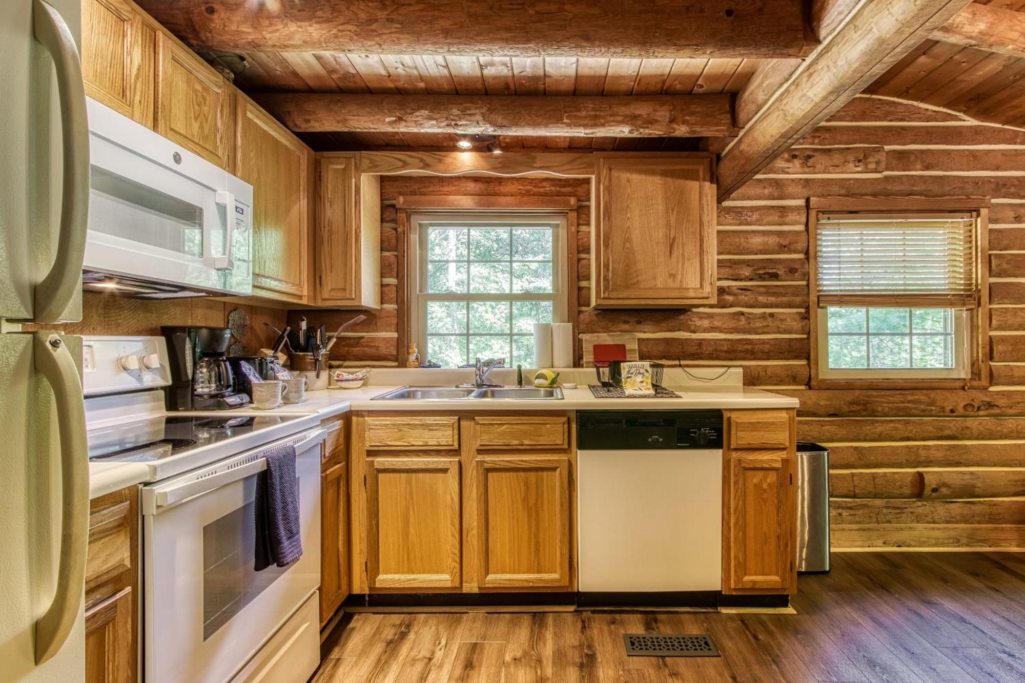 Very Private, Real Log Cabin With Hot Tub! Севьервилл Экстерьер фото