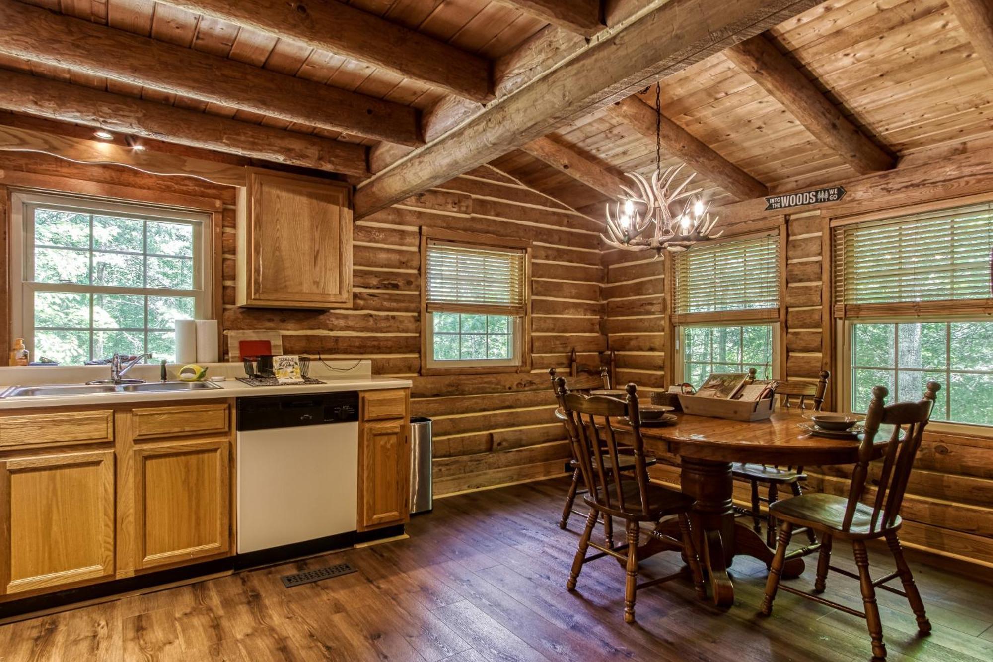 Very Private, Real Log Cabin With Hot Tub! Севьервилл Экстерьер фото